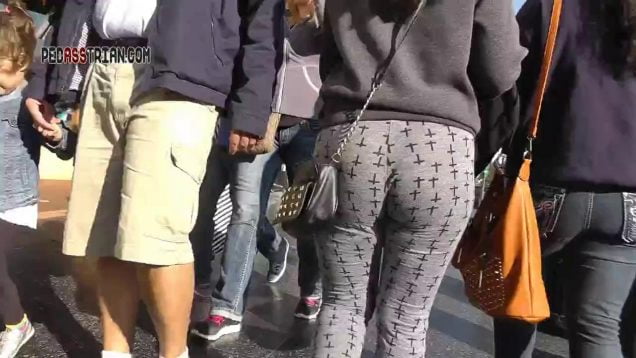 233 LA jigglecrosses