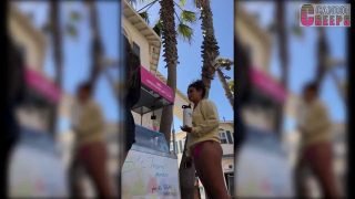 130 two girls sharing one ice cream