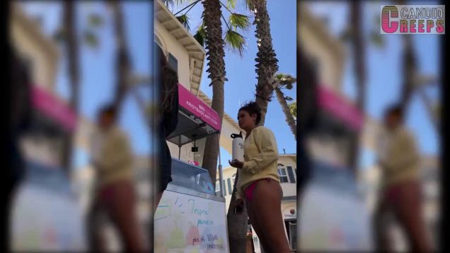 130 two girls sharing one ice cream