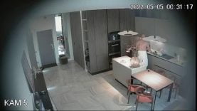 16670743593qk71-640×480-1